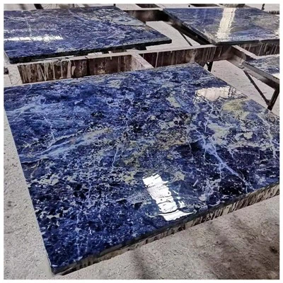 หินอ่อนโซดาไลต์สีน้ำเงินโบลิเวีย